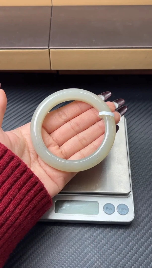 未镶嵌手镯和田玉和田黑山微色差57+mM