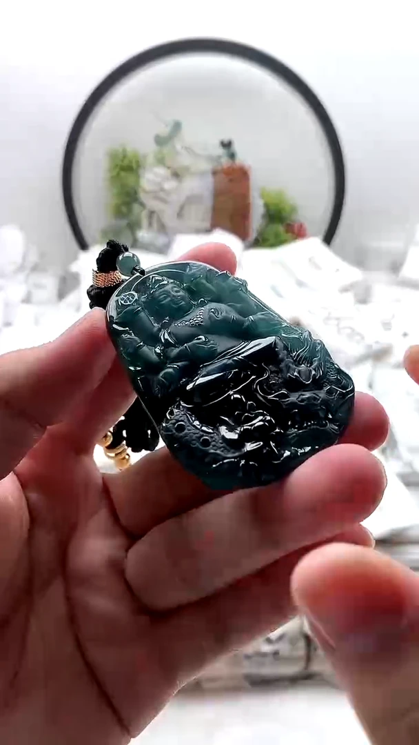 颈饰未镶嵌翡翠千手观音