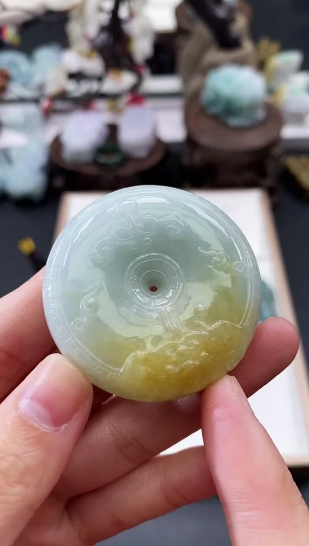 翡翠未镶嵌颈饰天然缅甸A货翡翠