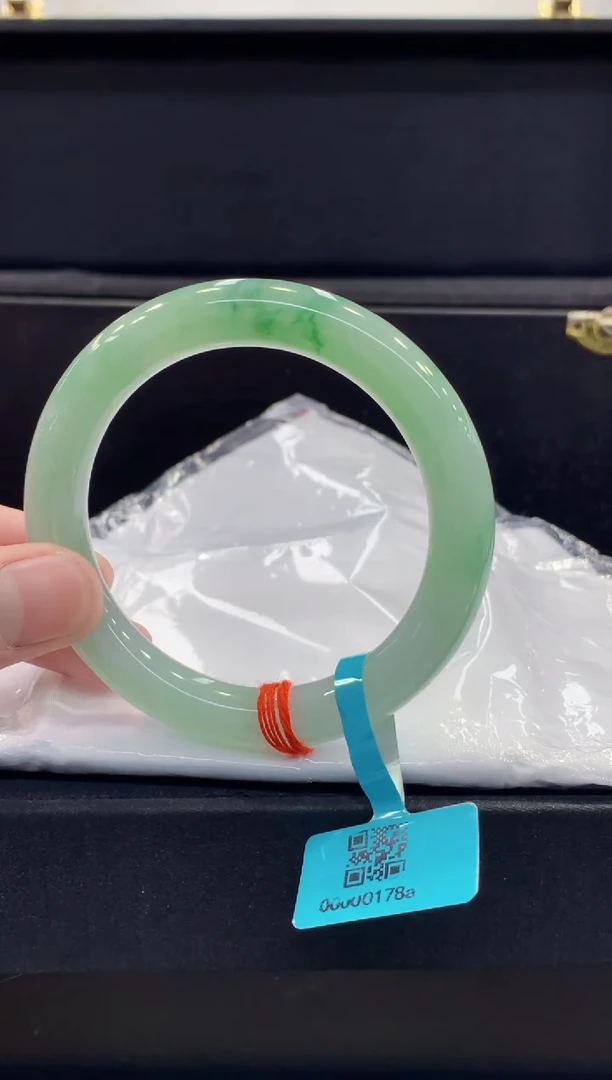 未镶嵌手镯翡翠翡翠手镯