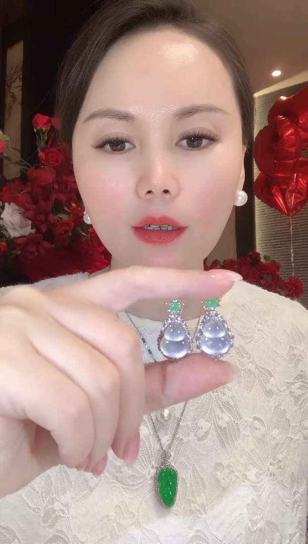 吊坠(不含链)18K金镶嵌翡翠A73 多样性发货一件