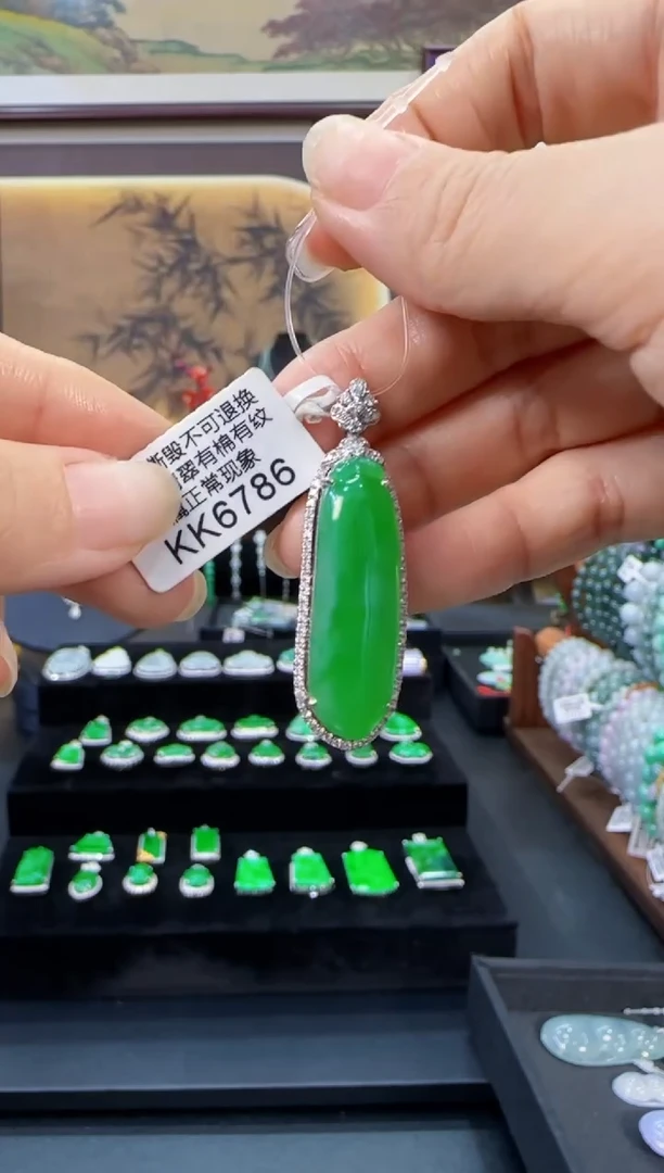 颈饰18K金镶嵌翡翠KK6786福果