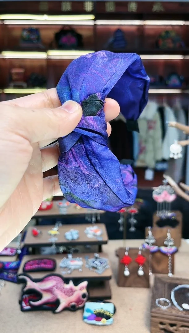 【闪购商品】织绣A13黔东南苗族刺绣