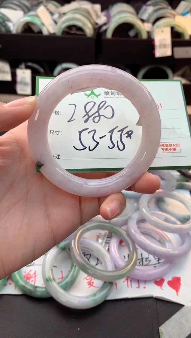 未镶嵌定制翡翠毛货需精细抛光+多人