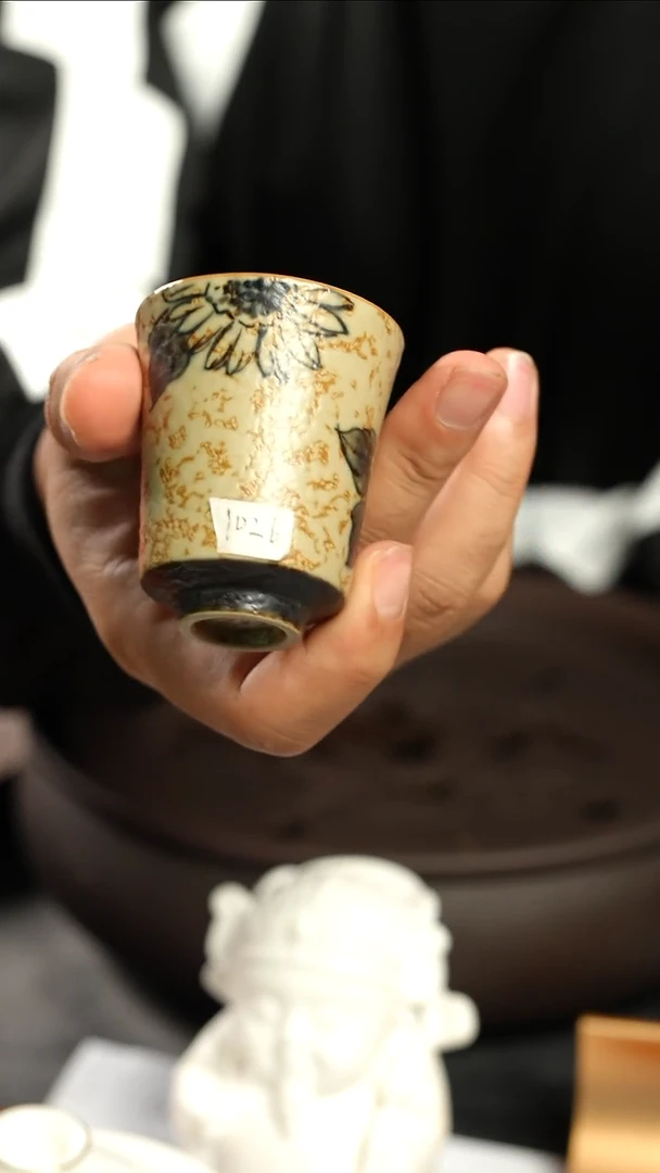 张*淇【1026】人工手绘焦糖釉直身杯QGH0022（邱桂还大师）