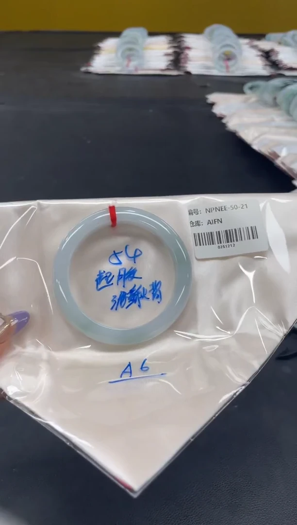 未镶嵌手镯翡翠翡翠手镯