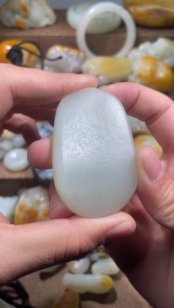 未镶嵌和田玉挂件和田玉