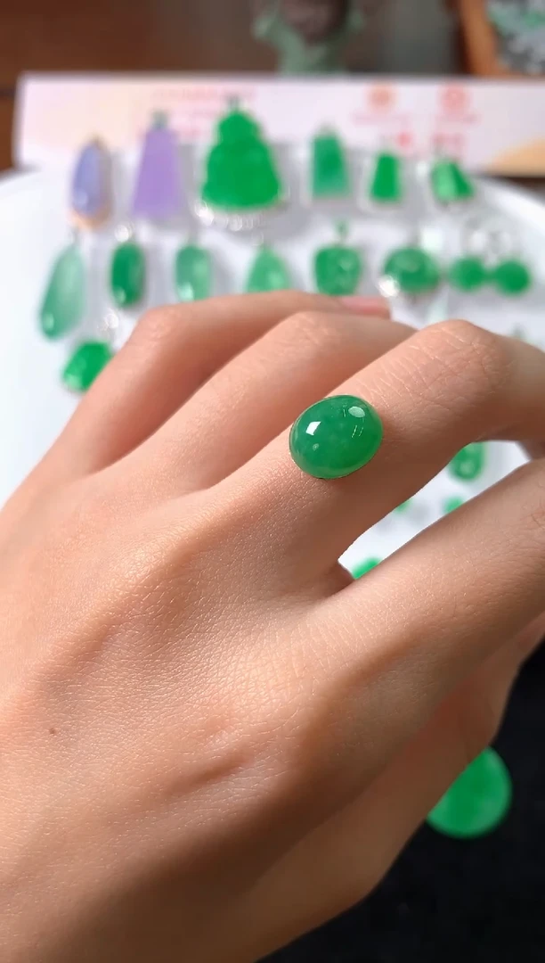 未镶嵌定制翡翠裸石（镶嵌定制）