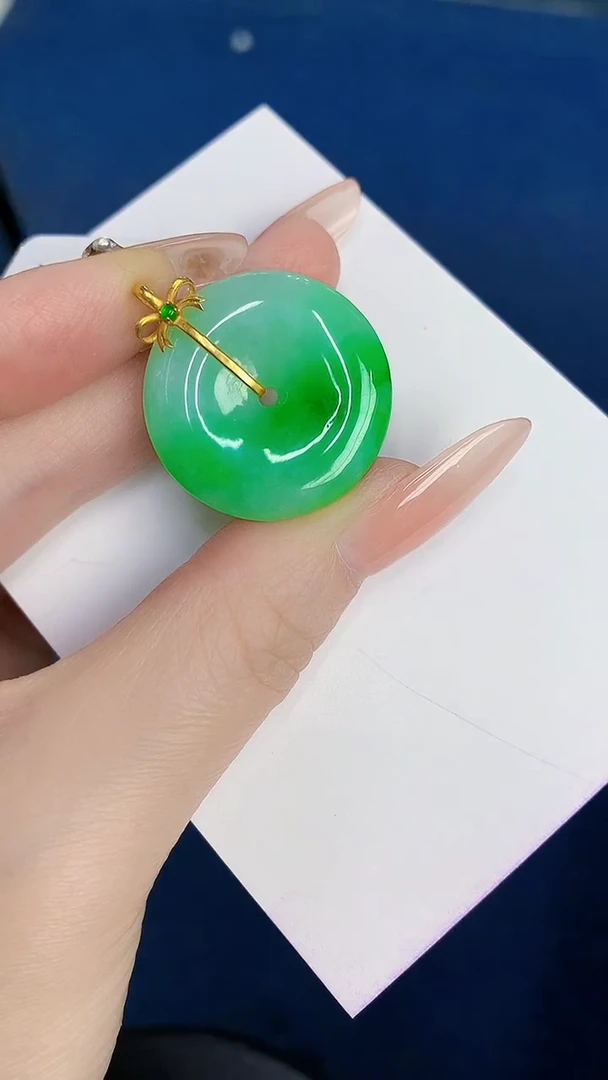 颈饰18K金镶嵌翡翠缅甸天然翡翠A货