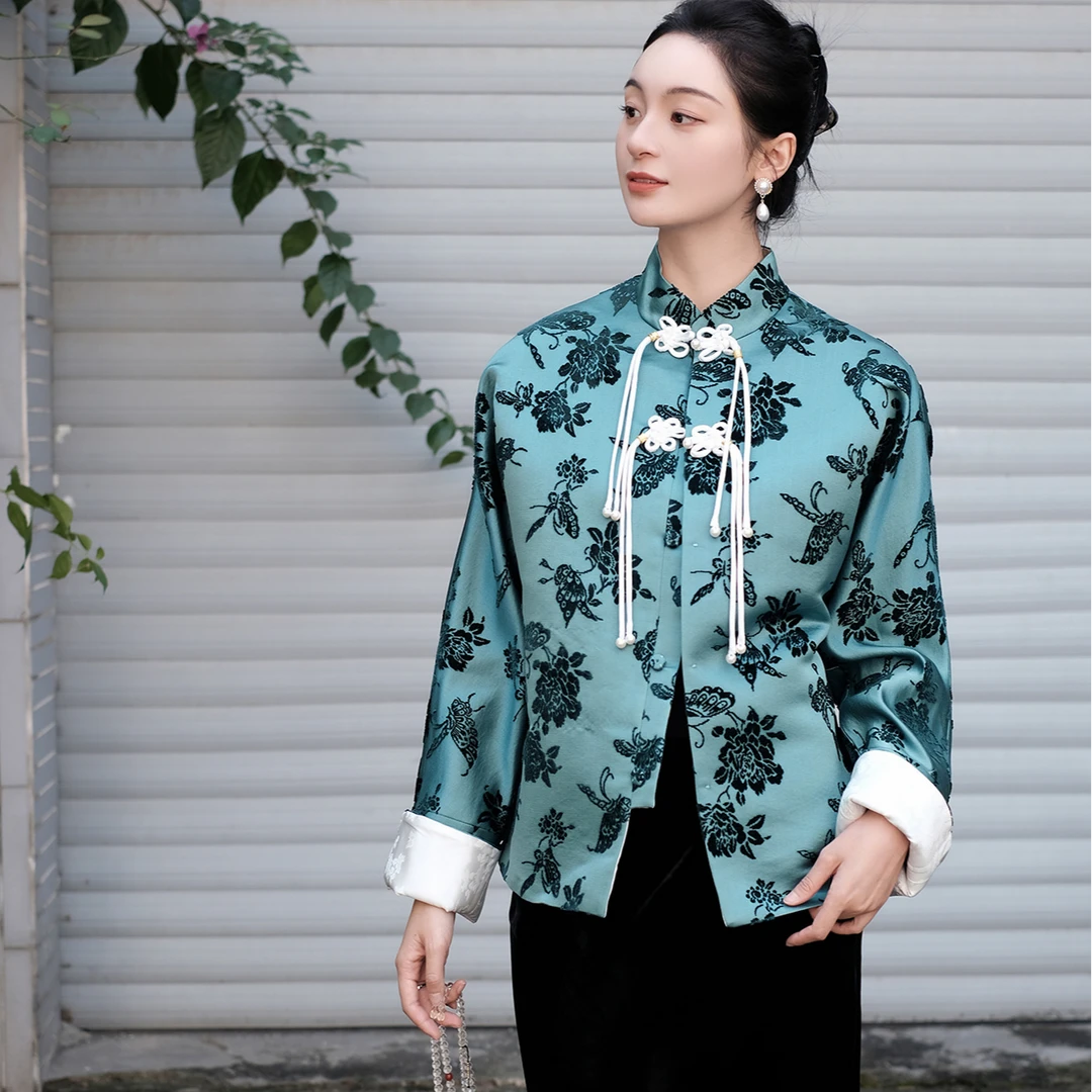 盛唐牡丹晴山蓝底色漳缎手工花扣外套