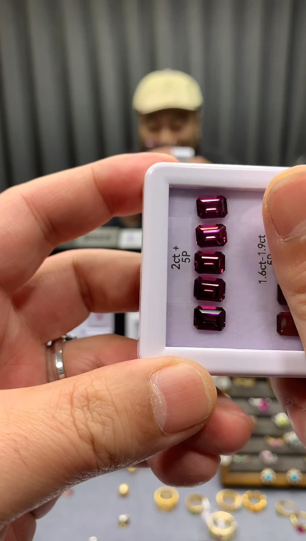 未镶嵌裸石石榴石2ct 多样性发货一粒