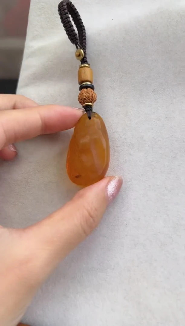 【闪购商品】琥珀裸石未镶嵌10121045-钥匙扣