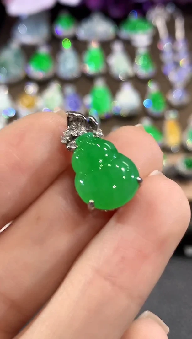吊坠(不含链)18K金镶嵌翡翠A27