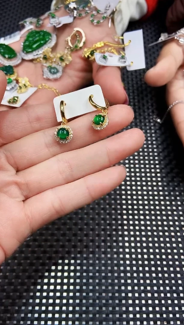 【闪购商品】翡翠耳饰未镶嵌11111111