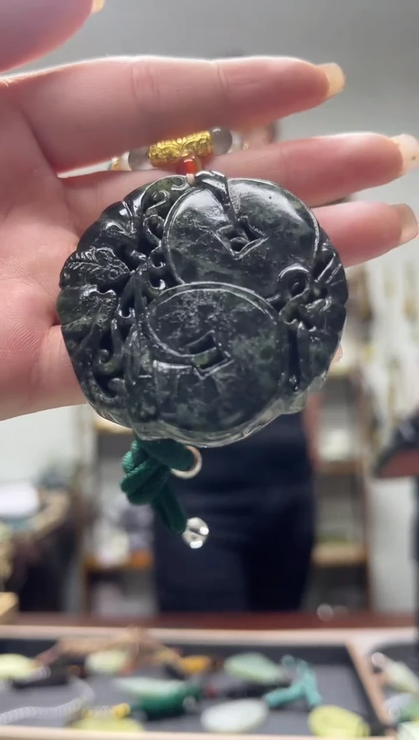 未镶嵌岫玉吊坠·