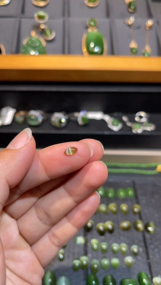 【闪购商品】和田玉碧玉猫眼裸石未镶嵌多样性发一