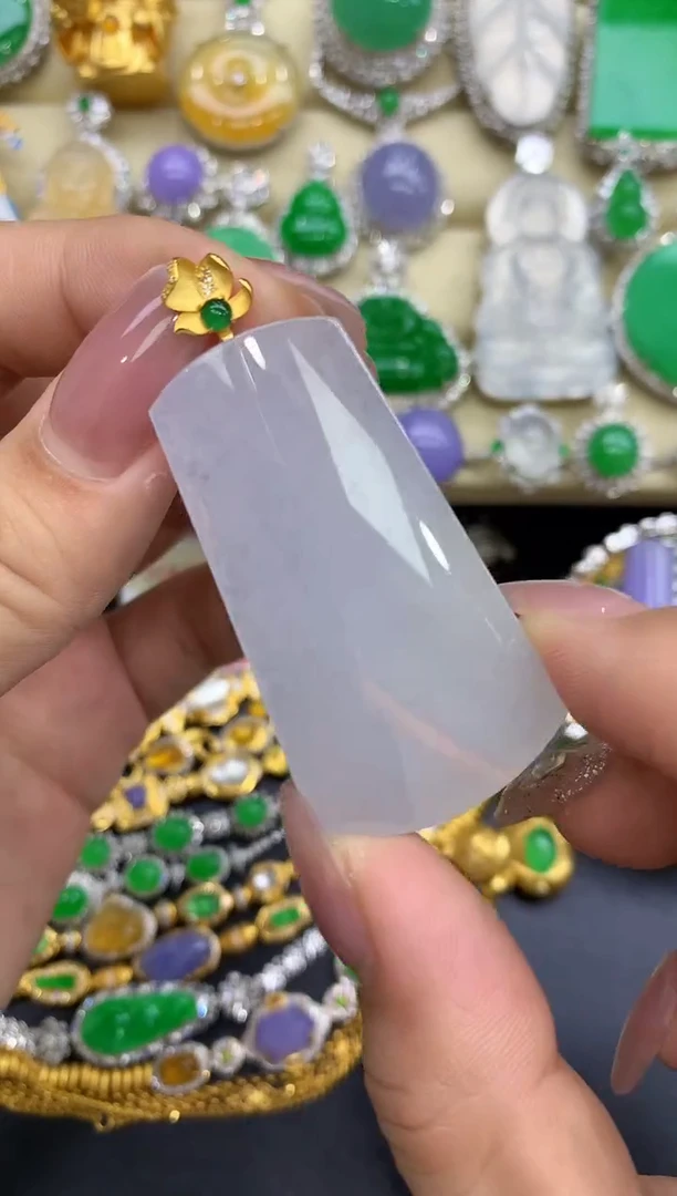 颈饰18K金镶嵌翡翠62-中国好珍宝