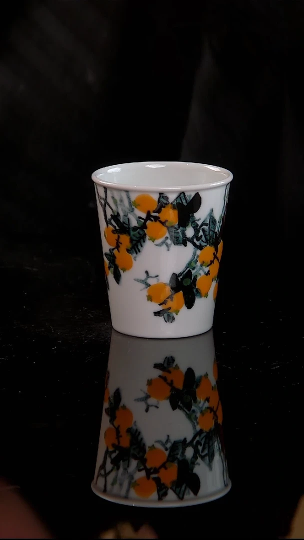 李华手绘釉中五彩枇杷小可乐杯