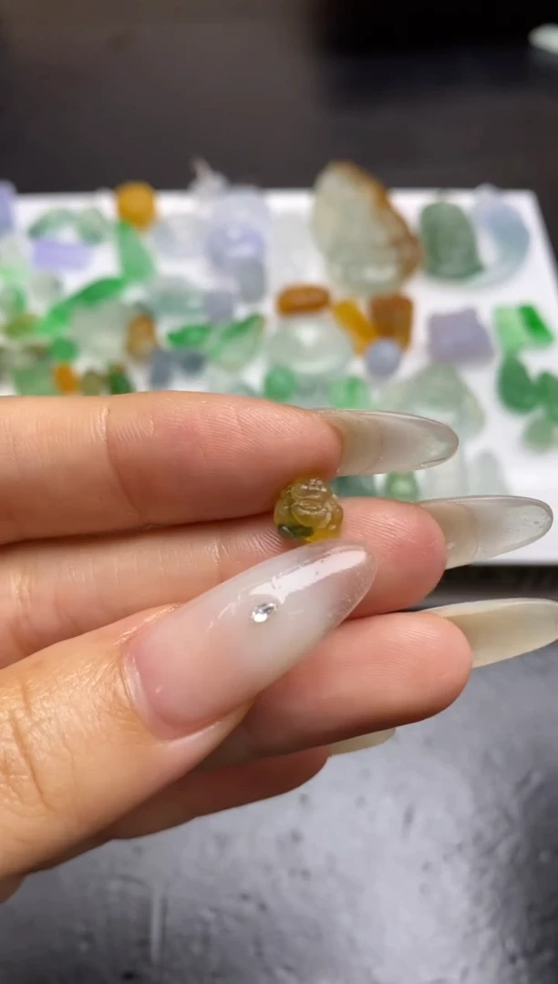 定制翡翠未镶嵌翡翠毛货~
