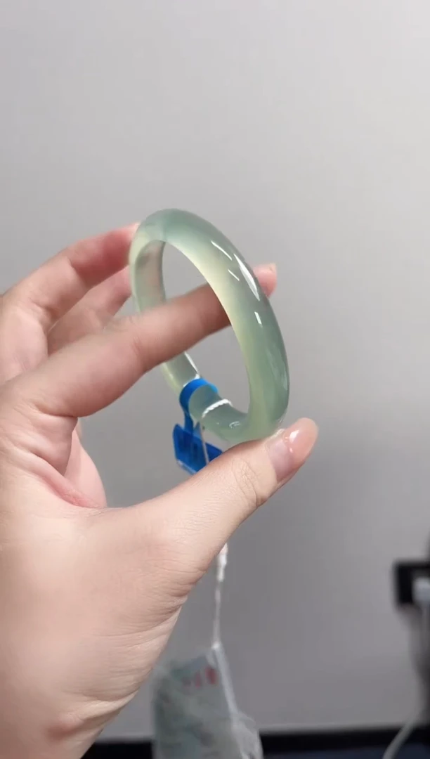 玛瑙/玉髓手镯未镶嵌59-60圈