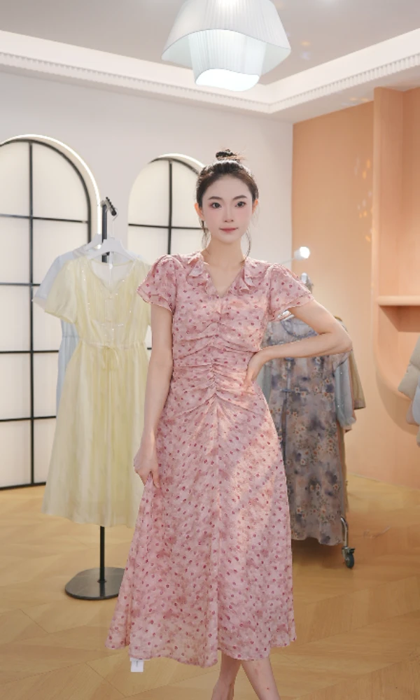 M1511 夏季25年新款高档洋气新中式收腰显瘦气质妈妈连衣裙女时尚
