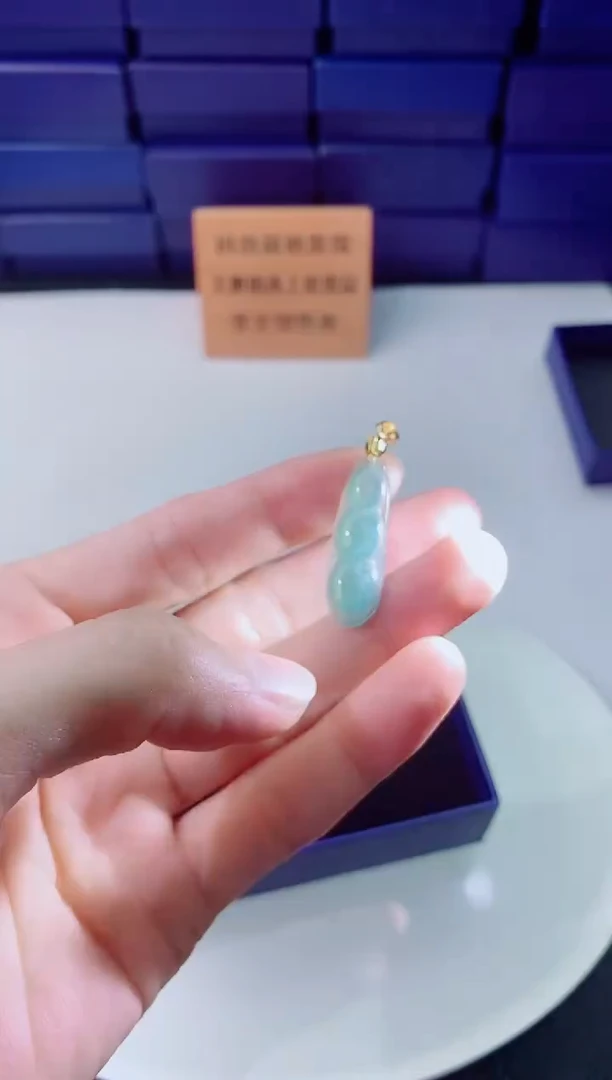 翡翠未镶嵌颈饰1111111111