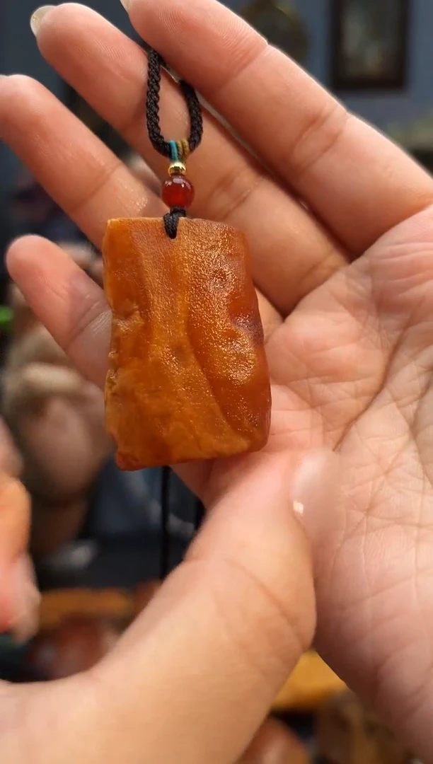 琥珀颈饰未镶嵌吊坠