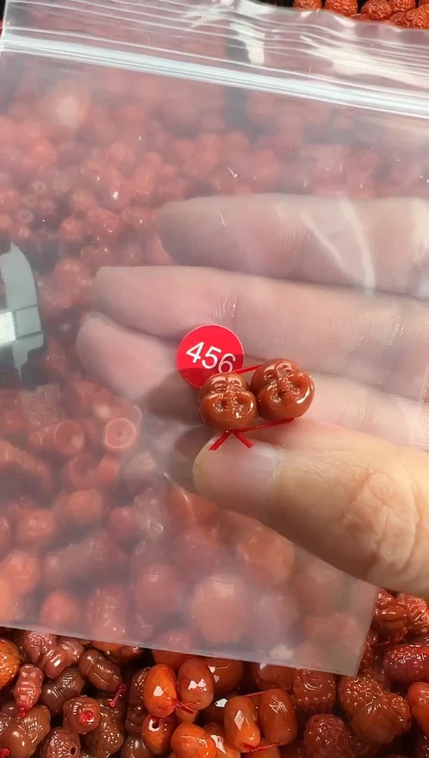 颈饰未镶嵌南红玛瑙1