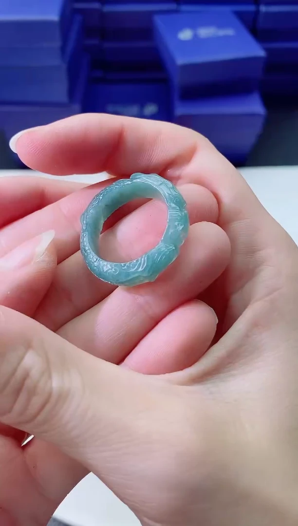 翡翠未镶嵌颈饰