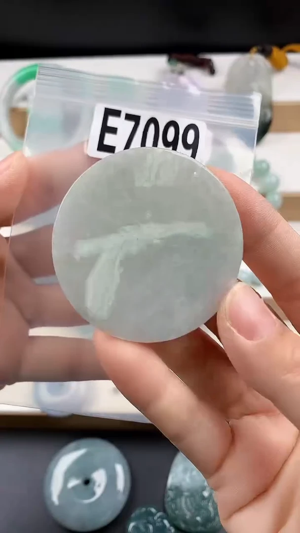 颈饰未镶嵌翡翠天然翡翠吊坠挂件