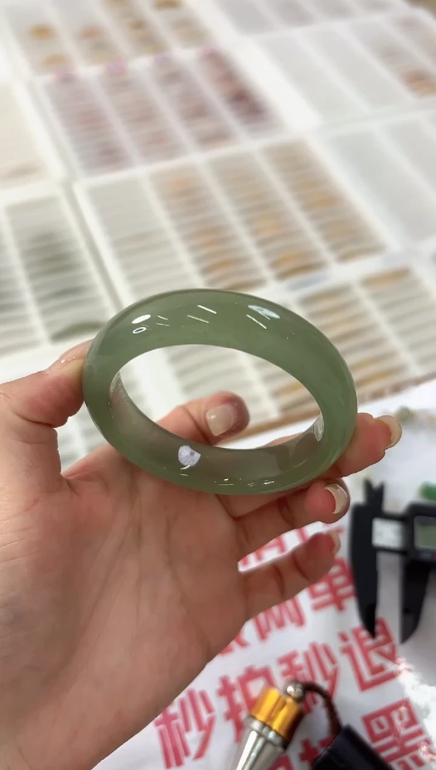 未镶嵌手镯石英质玉3-54D