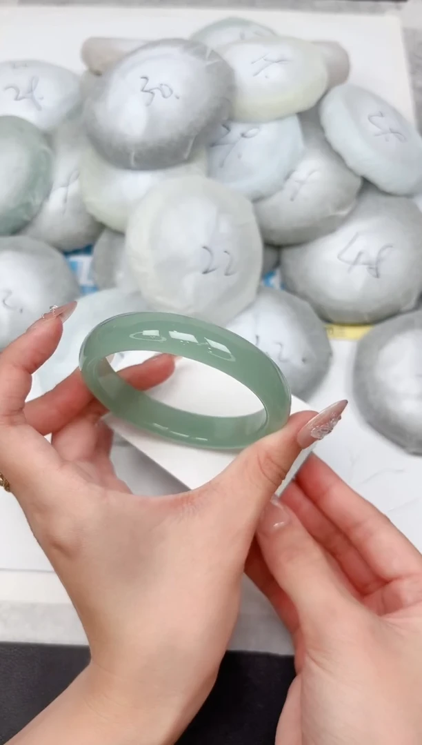 石英质玉手镯未镶嵌260-60.5