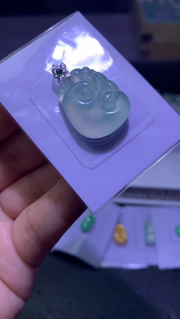 颈饰未镶嵌翡翠净货