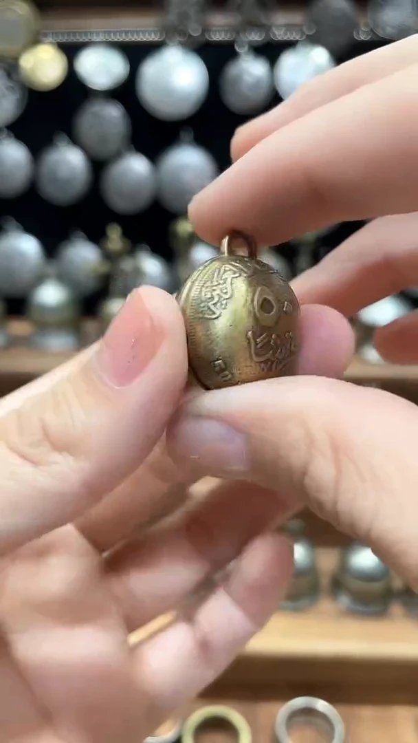 玻璃800银艳后圆铃铛微瑕