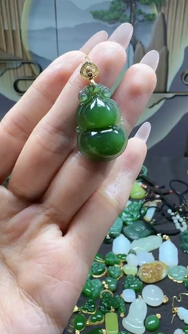 和田玉18K金镶嵌挂件1