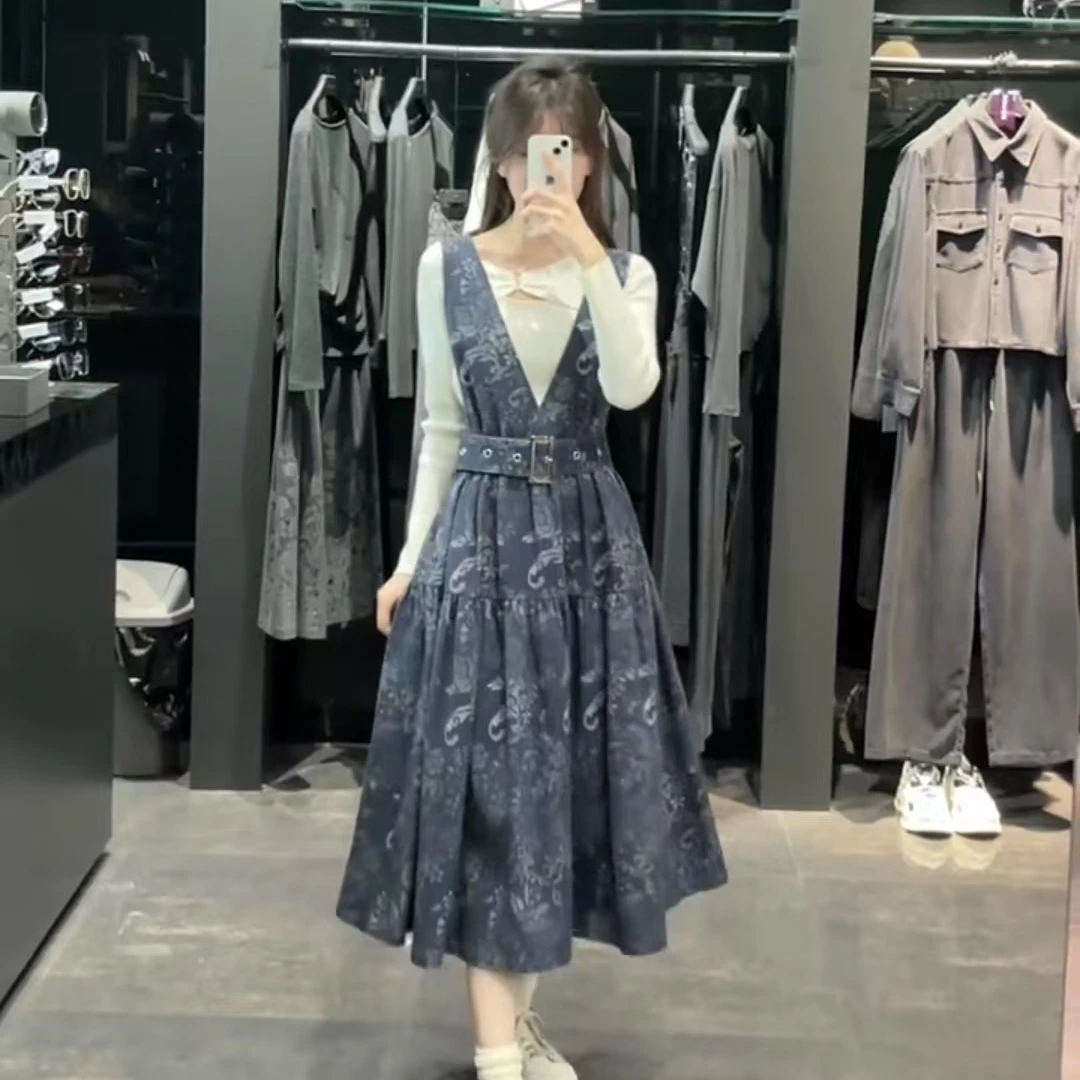 S·DEER圣迪奥女装时尚拼接印花碎褶复古收腰背带连衣裙S233Z12G4