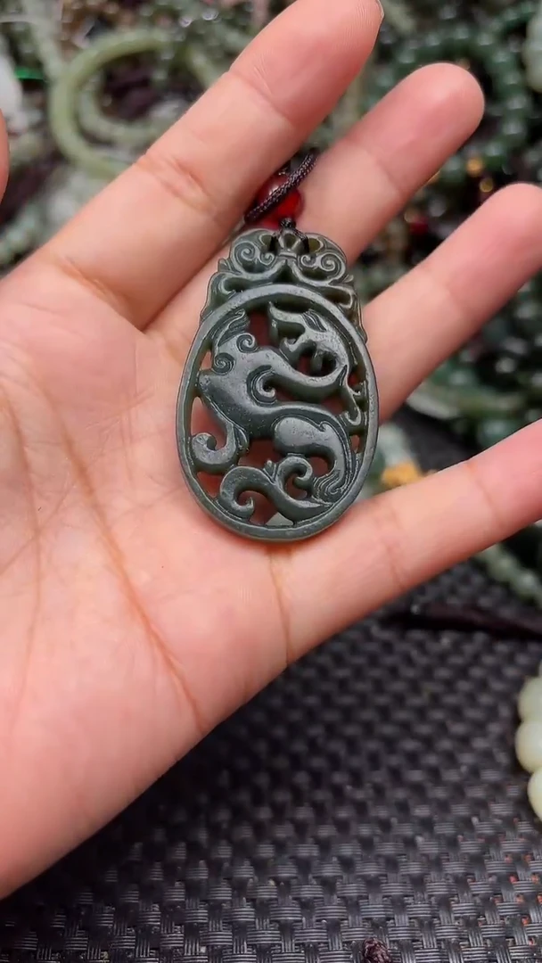 颈饰未镶嵌和田玉1