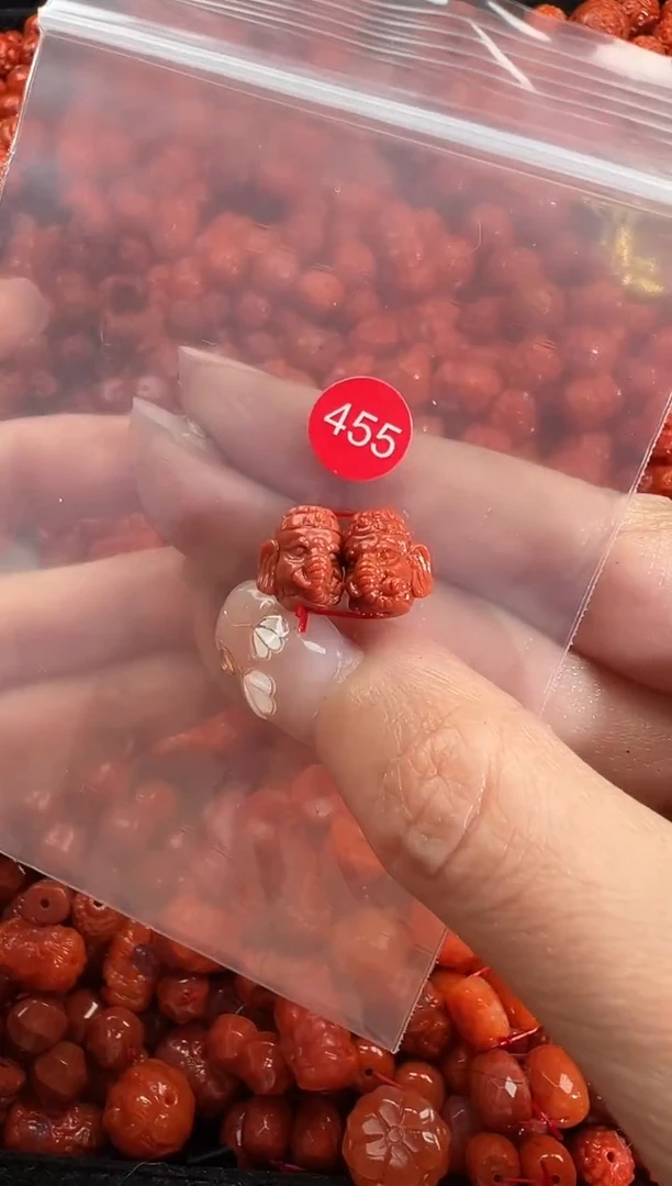 颈饰未镶嵌南红玛瑙1