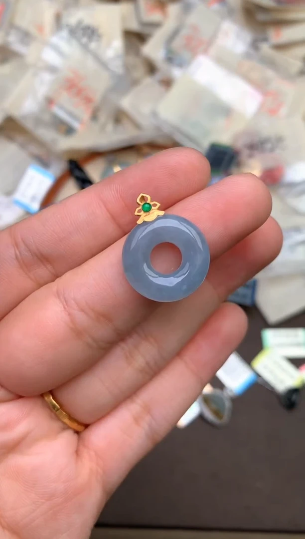 18K金镶嵌挂件翡翠❣****荣—