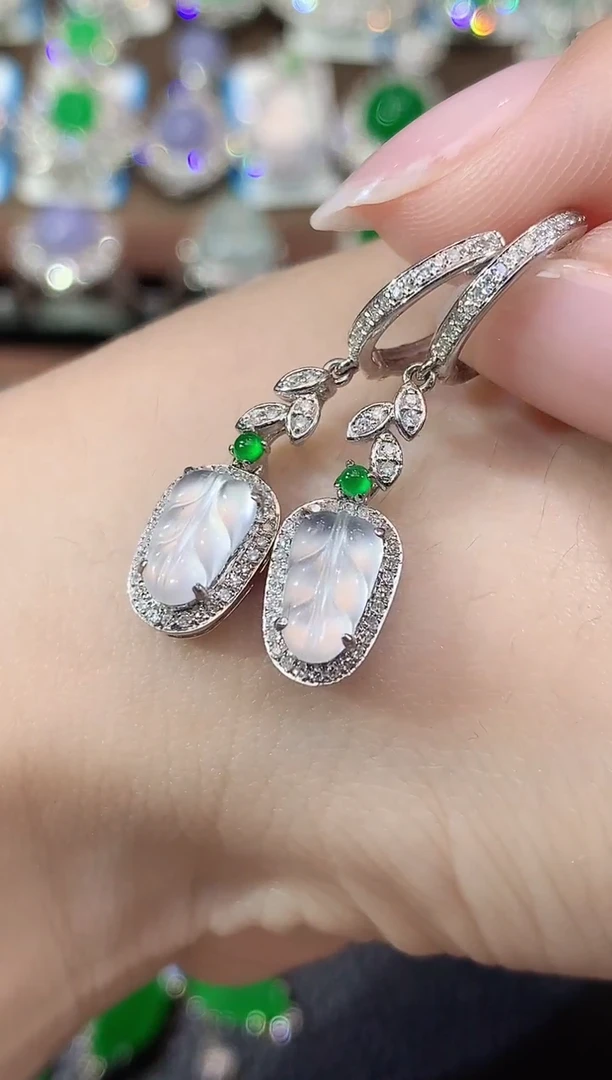 18K金镶嵌翡翠耳饰A42