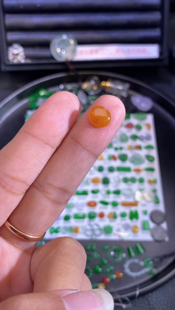 未镶嵌挂件翡翠蛋