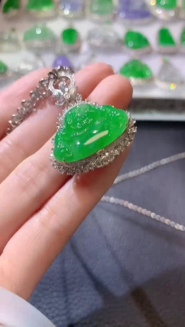 【闪购商品】翡翠吊坠(不含链)18K金镶嵌E7