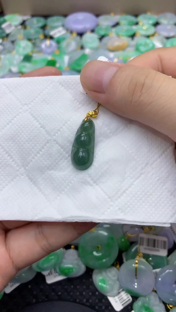 颈饰未镶嵌翡翠天然缅甸翡翠A货