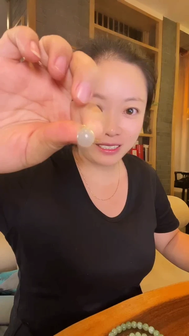 烟紫耳环一对，烟紫耳环一对，