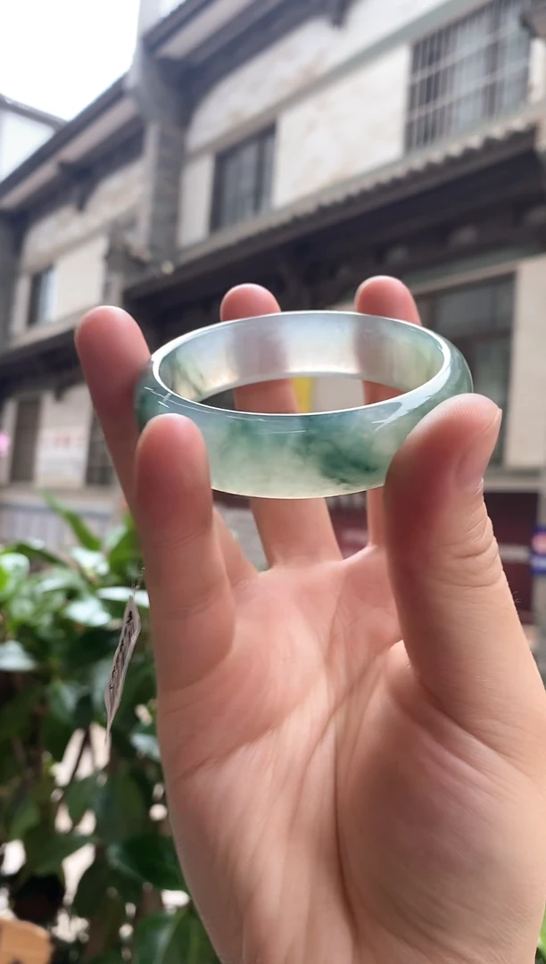 翡翠手镯未镶嵌58圈