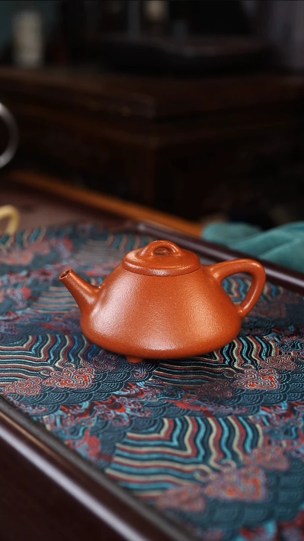 茶壶紫砂子冶 红降坡
