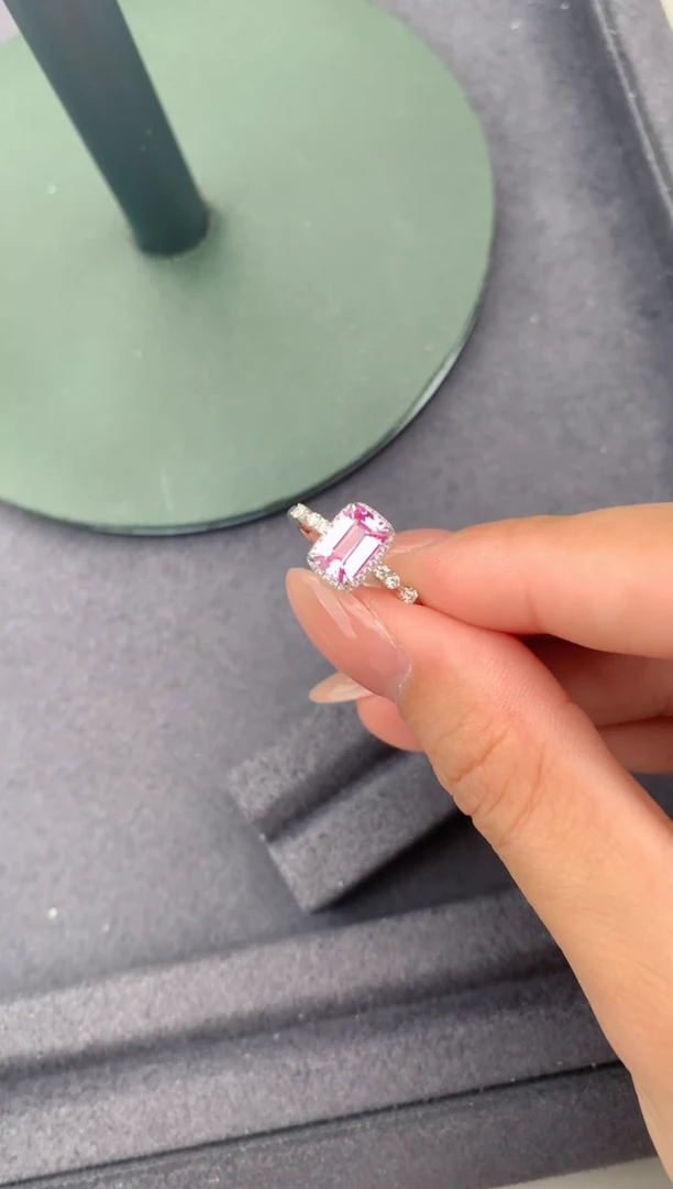 戒指彩色蓝宝石18K金镶嵌1.2ct粉蓝宝 FG