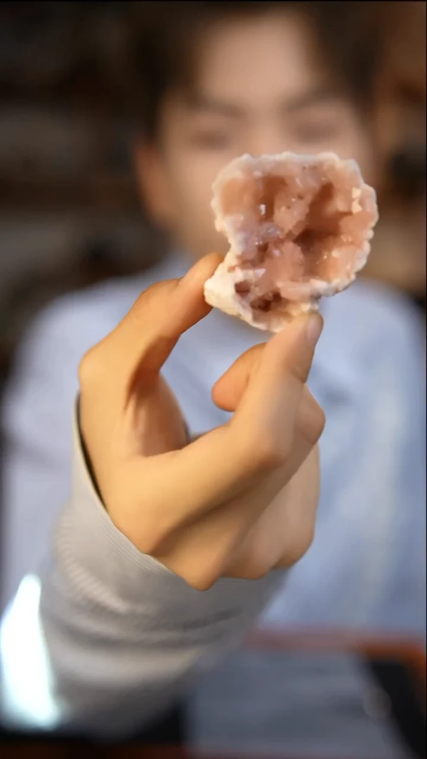 未镶嵌珠宝半成品水晶粉水晶洞D170