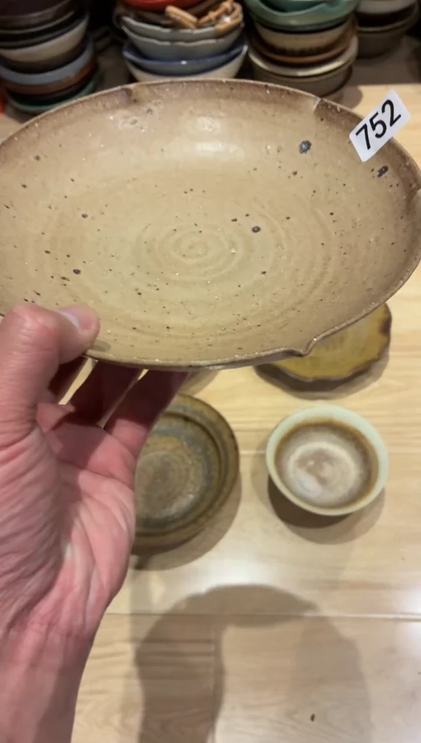 瓷片.*752微瑕粗陶手工黄色异形盘1个