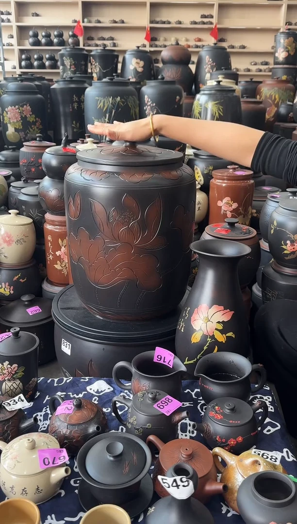 罐瑕疵茶缸高44cm荷花    818